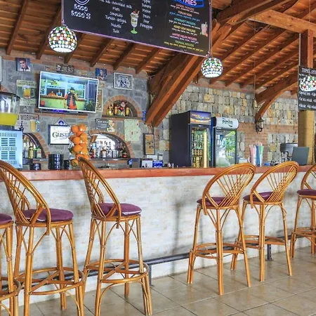 米克维公寓和酒店 3*